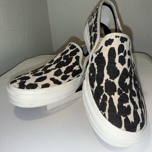 KEDS DOUBLE DECKER SOFTERRA SLIP-ONS IN BLACK CREAM & GOLD LEOPARD PRINT SZ 8.5